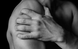 Качал плечи болит спина