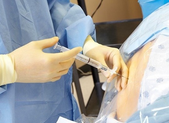 Почему после наркоза болит голова что делать