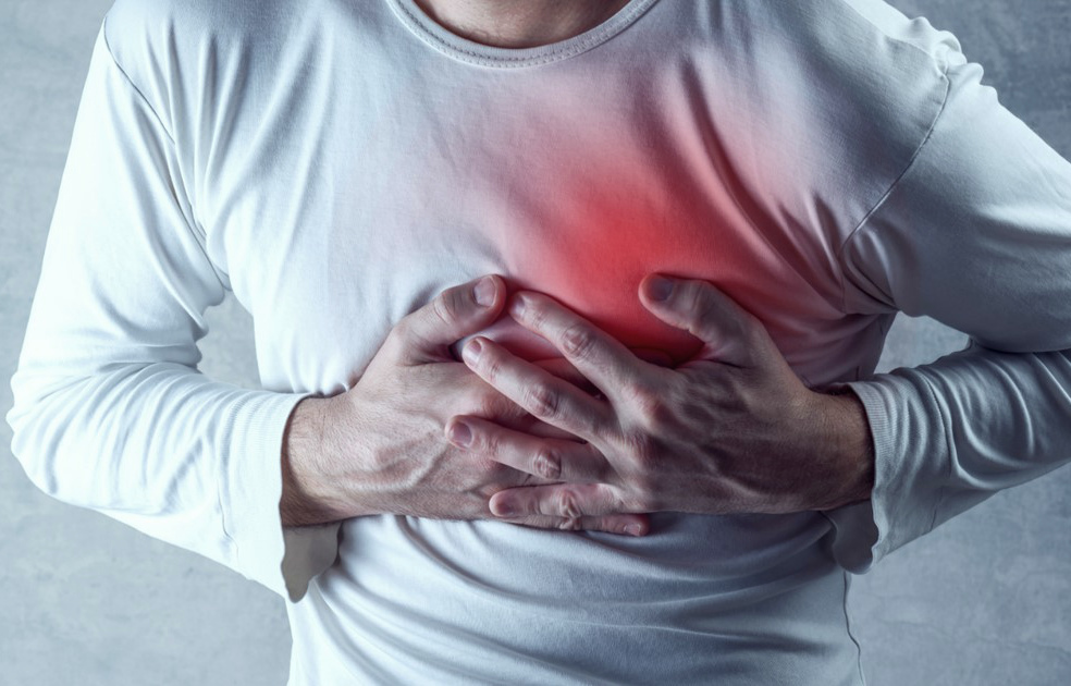 Боль в груди и тошнота фото
