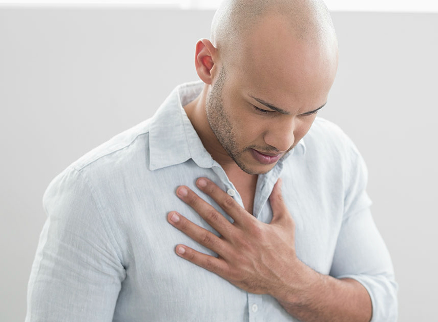 Боль в груди и тошнота