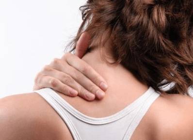 Сильно болит шея спина рука