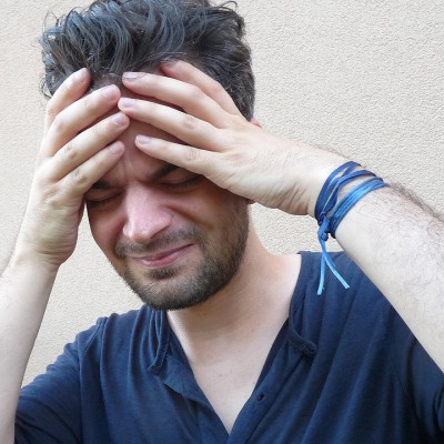 Болит голова