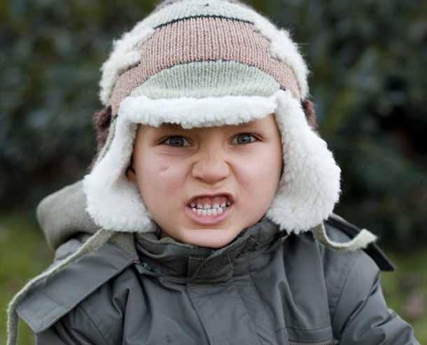 Когда кричат болит голова