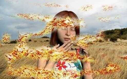 Девушка ощущает несуществующие запахи и образы